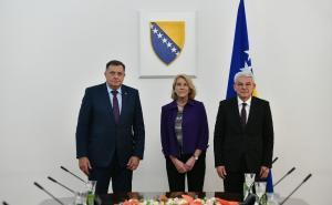 Foto: A.K./Radiosarajevo.ba / Milorad Dodik, Karen Donfried i Šefik Džaferović